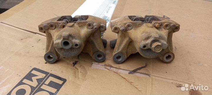 Toyota Altezza GXE10 Задний тормозной суппорт