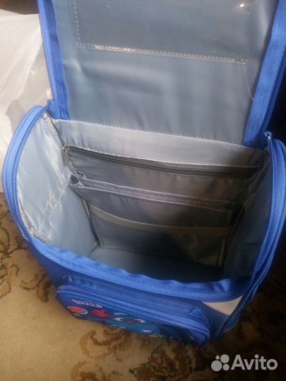 Новый школьный рюкзак (портфель)