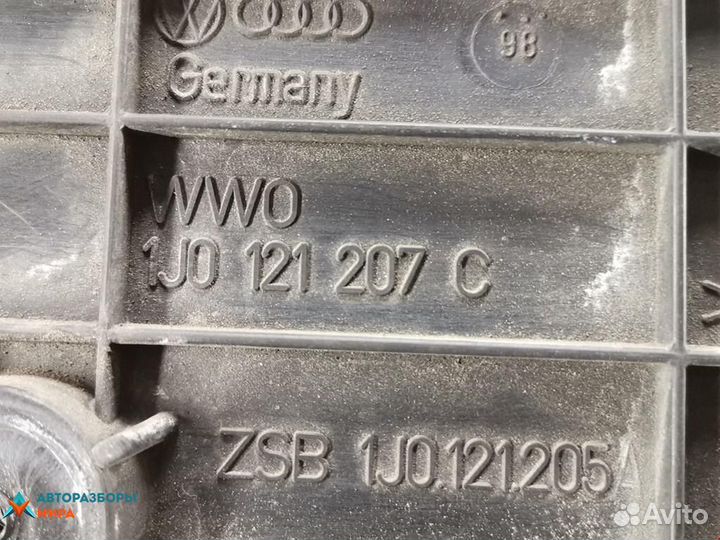 Диффузор вентилятора Volkswagen Golf 4 2001