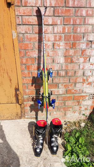 Горные лыжи и ботинки