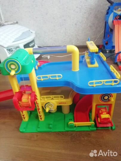 Игрушка гараж 2ух уровневый 