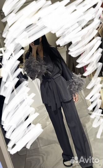 Костюм женский с перьями (в пижамном стиле)