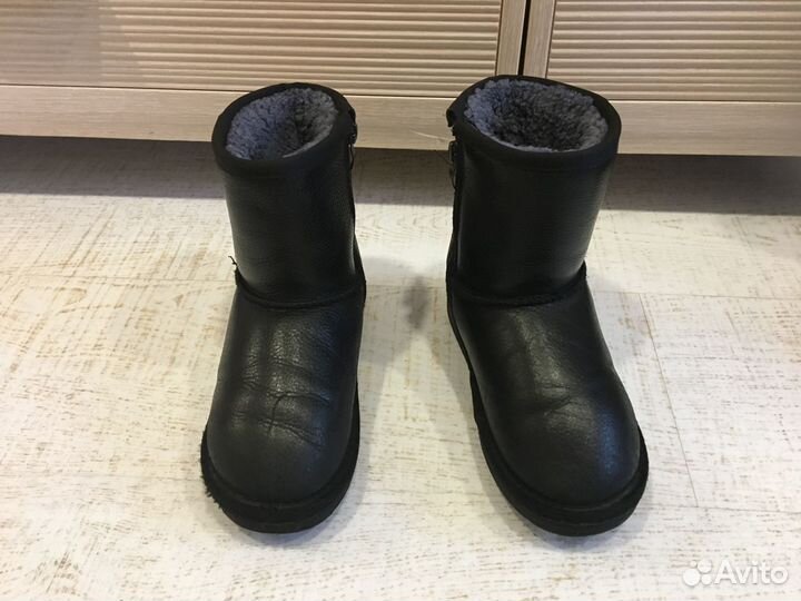 Продам детские угги