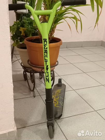 Самокат трюковой reaction