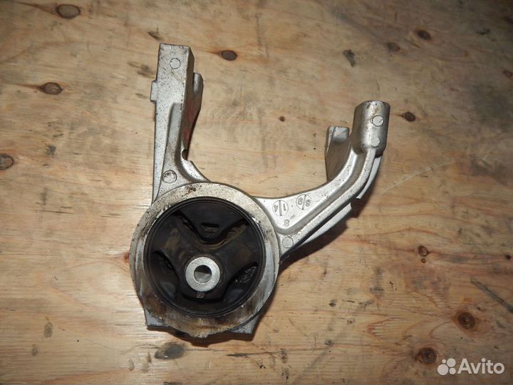 Подушка двигателя