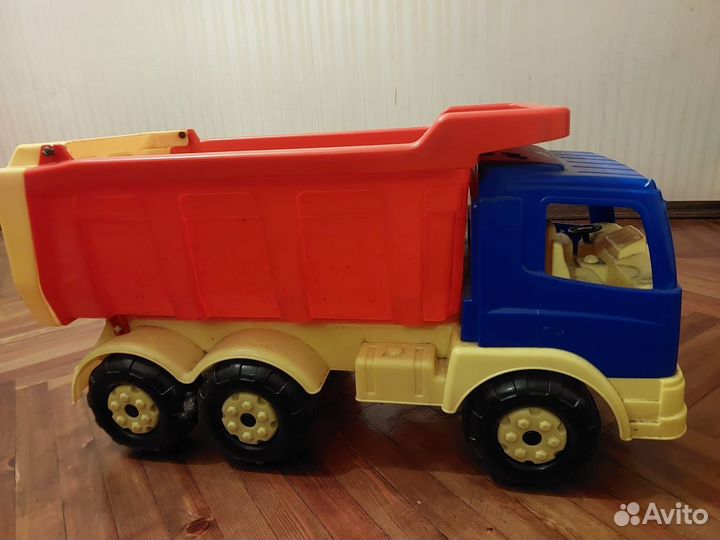 Игрушка грузовик