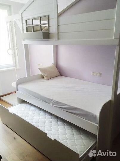 Двухъярусная кровать