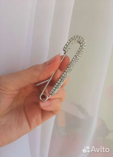 Брошь булавка