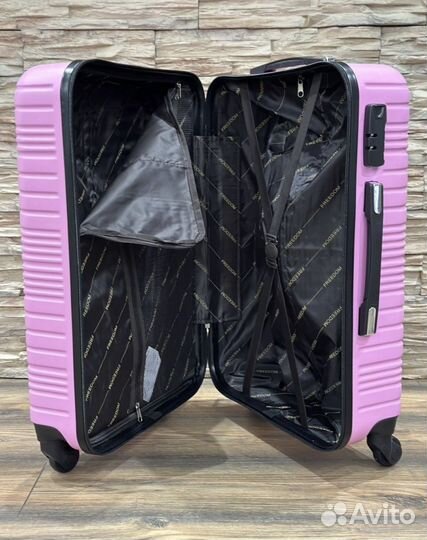 Чемодан гарантия 2 года