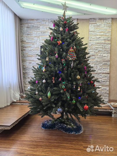 Ель искусственная, производства Италия, 200см