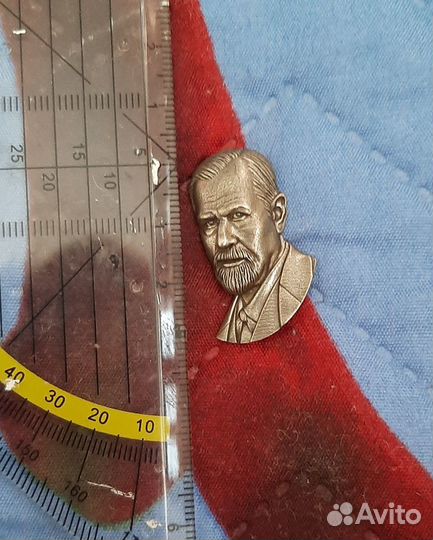 Брошь ручной работы