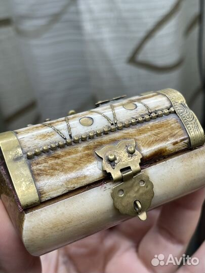 Шкатулка для украшений резьба кость + латунь