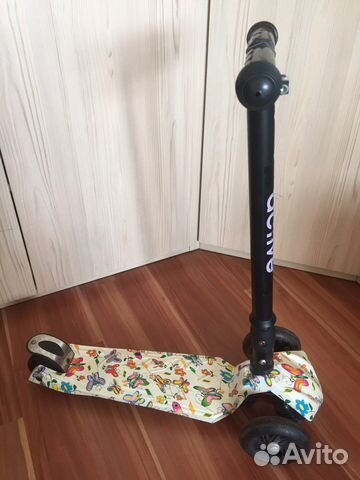 Самокат трехколесный