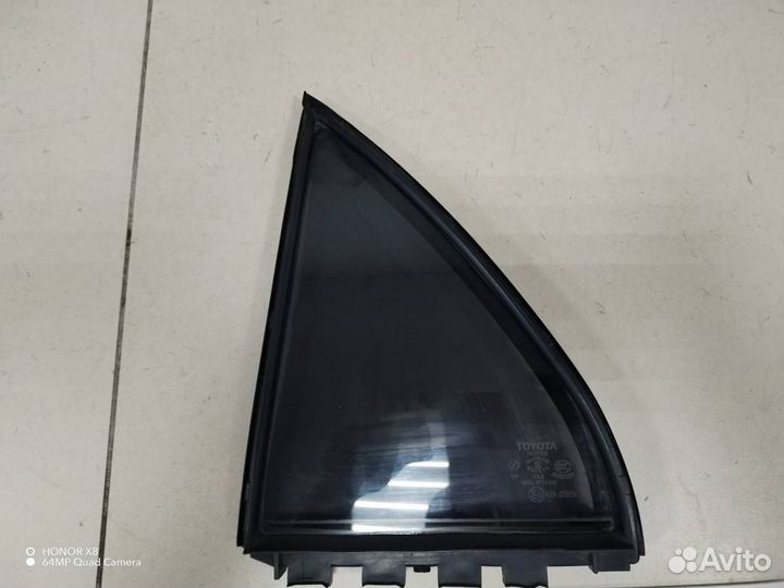Стекло двери задней левой форточка Toyota Corolla