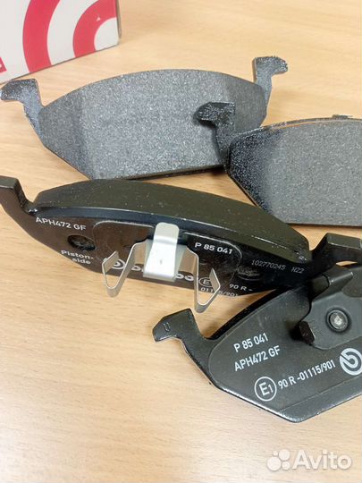 Колодки тормозные передние P85041 Brembo