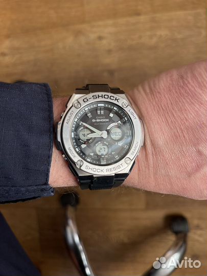 Часы casio g shock GST-W110