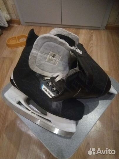 Коньки хоккейные