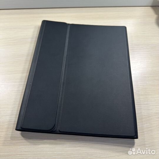 Клавиатура и чехол на iPad pro 11