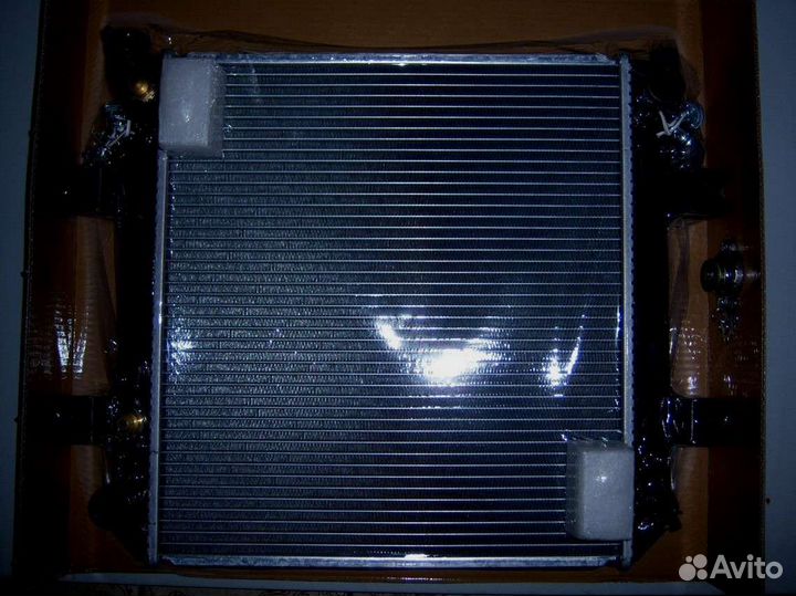 Радиатор HC 2-3,5 t R series двс Nissan TD27 K15