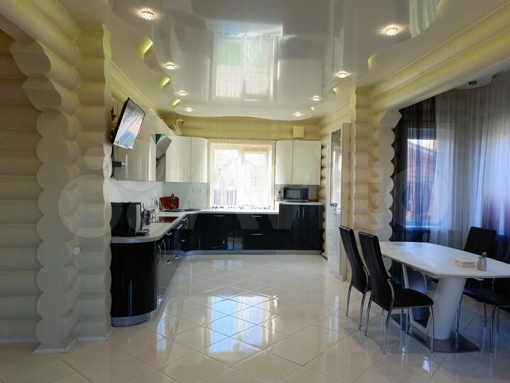 Дом 273,1 м² на участке 15,3 сот.