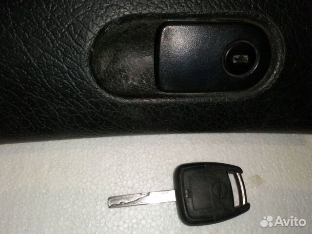 Бардачок Opel Vectra B с ключом