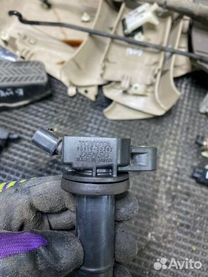 Катушка зажигания Toyota Gaia ACM10G 1AZ-FSE 2001