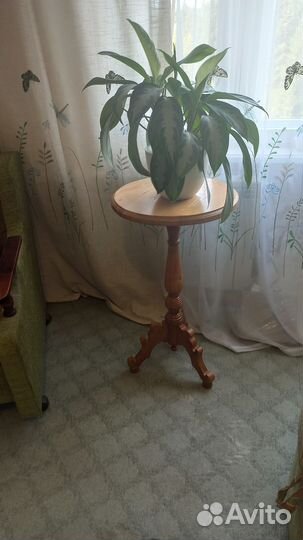 Подставка для цветов деревянная