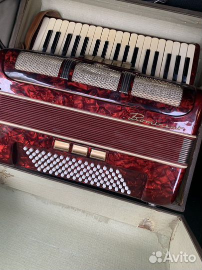 Аккордеон prominent