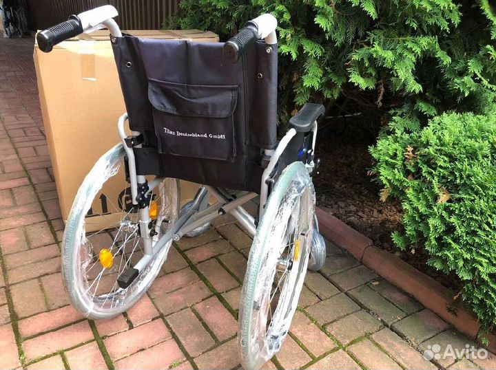 Коляска для инвалидов легкая