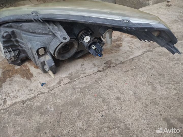 Фара renault sandero оригинал Правая б/у