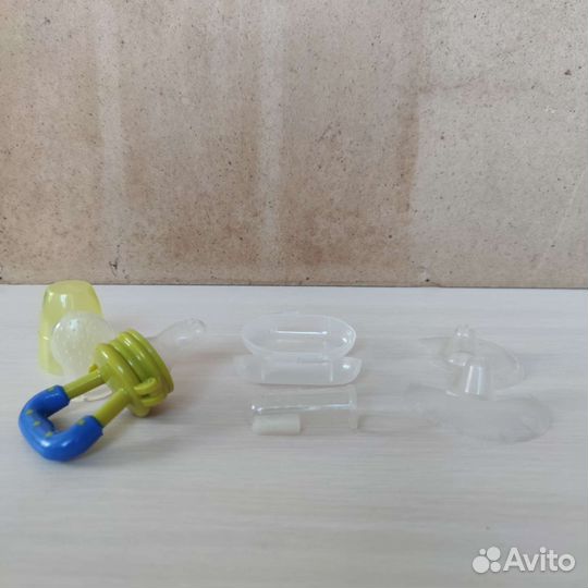Поильник,ниблер,накладки,молокоотсос,бутылочки