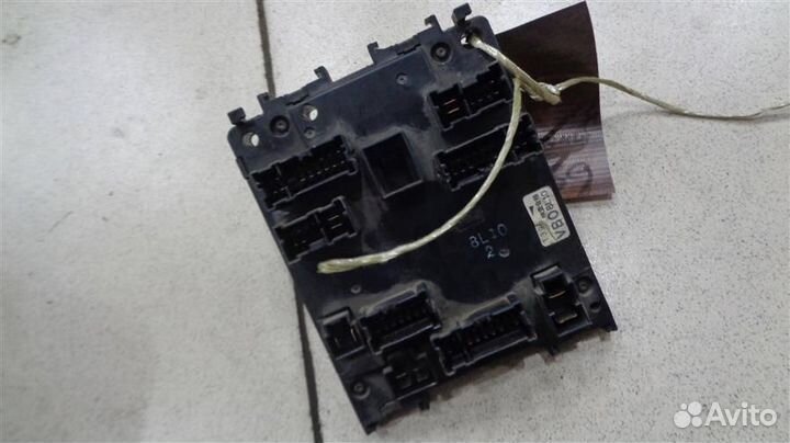 Блок предохранителей подкапотный Nissan Patrol Y6