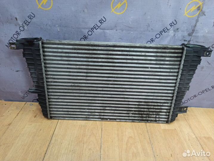 Интеркулер Opel Zafira B Z16XER 2008