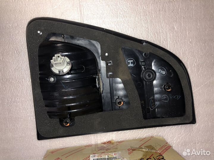 Фонарь зад лев toyota LC100 8159060100