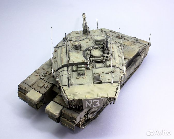 Модель танка Merkava Mk. IV LIC с футляром