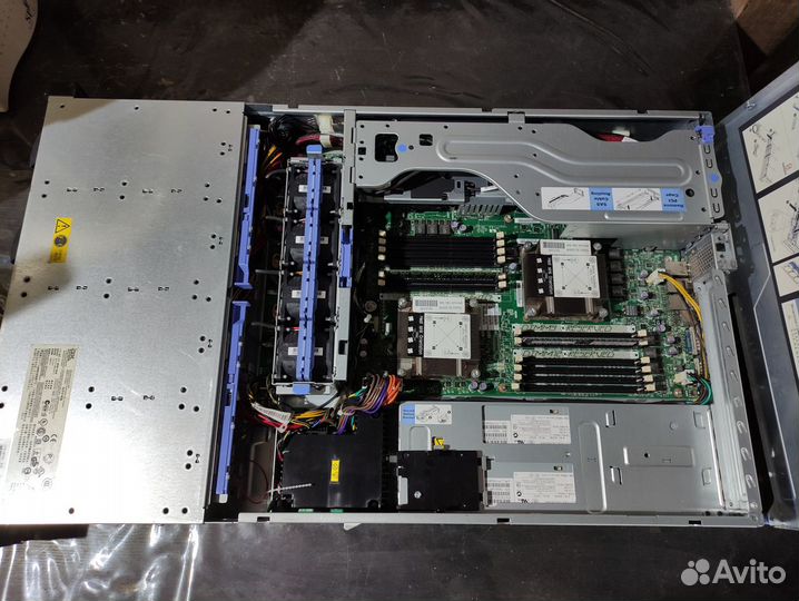 Сервер 2U IBM System x3620 M3