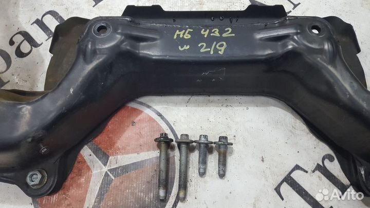 Подрамник передний Mercedes W211 W219