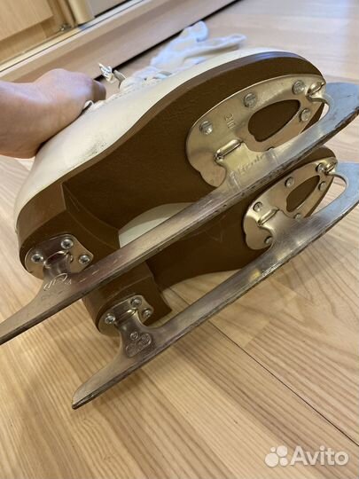 Фигурные коньки Peggy