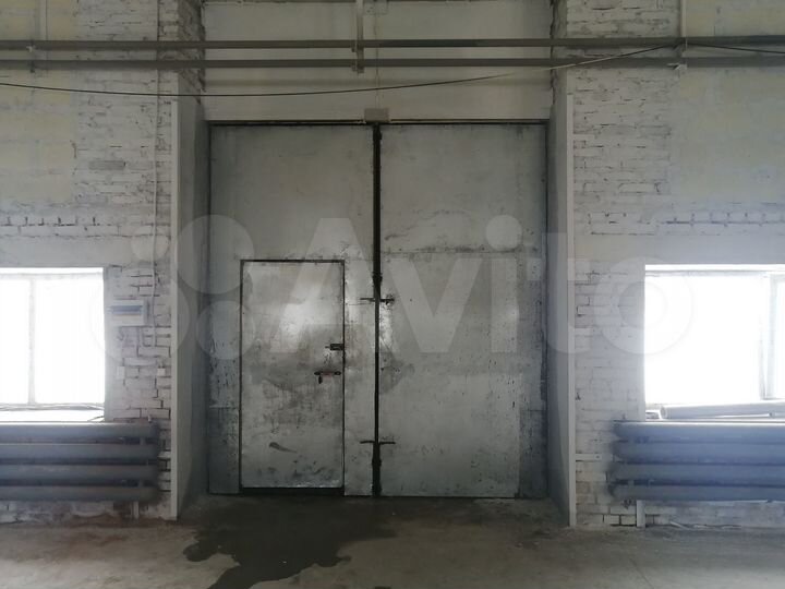 Теплое помещение, 144м², высокие потолки