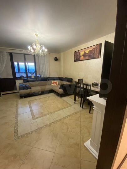 3-к. квартира, 91 м², 5/18 эт.