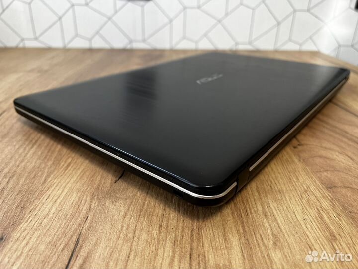 Игровой Asus i3-7020U/ MX110/ 8GB/ SSD/ full HD