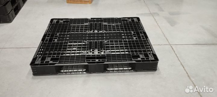 Пластиковые поддоны паллеты бу