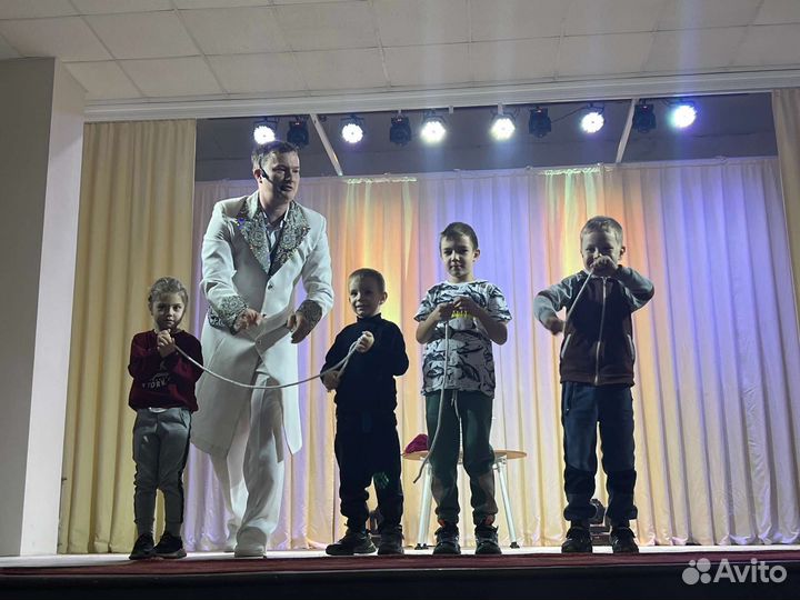 Фокусник-иллюзионист