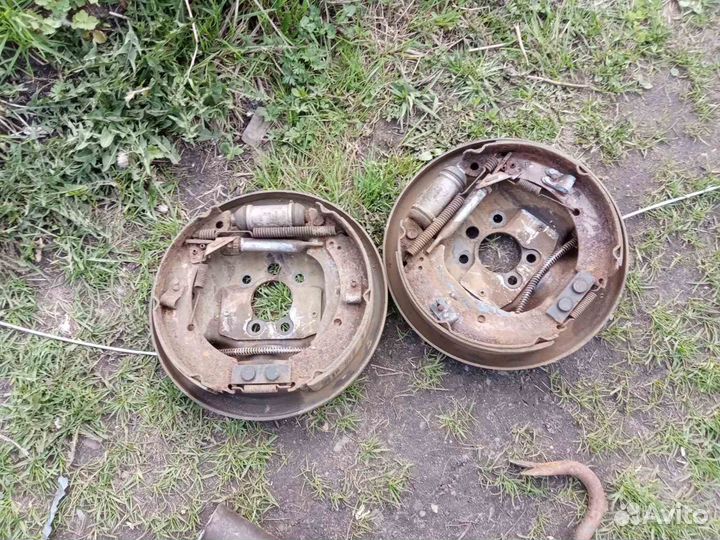 Щит задний тормозной левый, правый Skoda Rapid 1