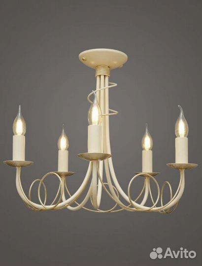 Люстра новая