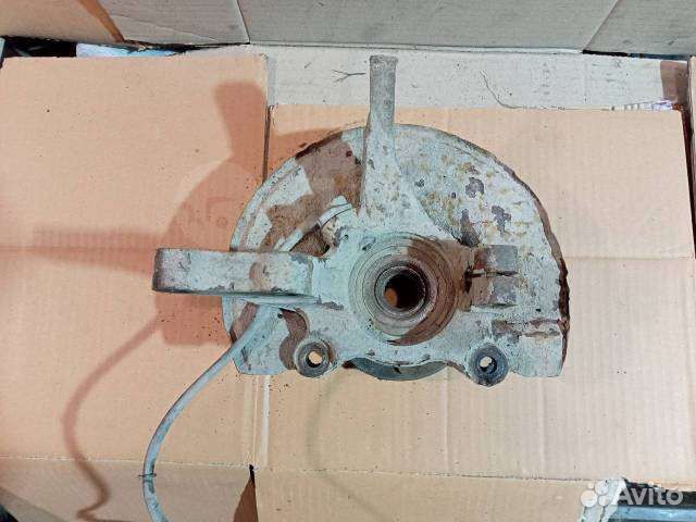 Поворотный кулак правый Mitsubishi Lancer 9 2006