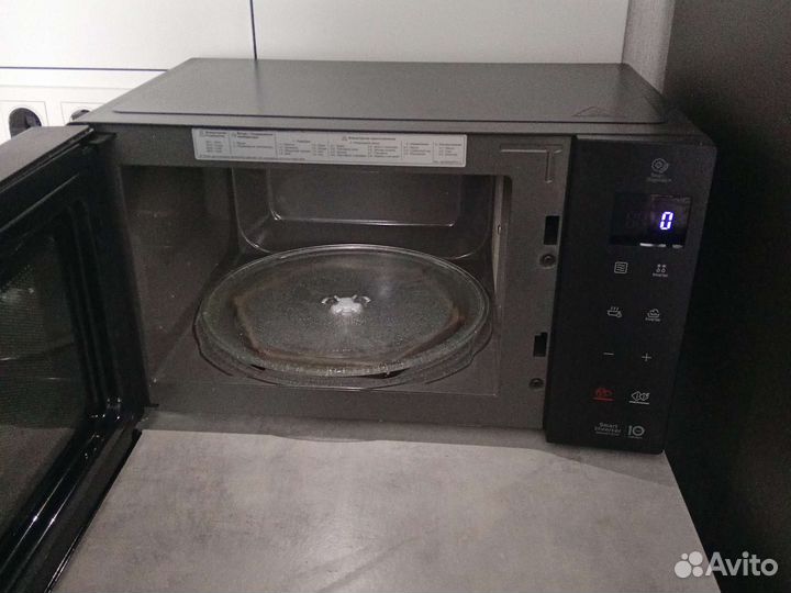 Микроволновая печь LG MW25R35GIS