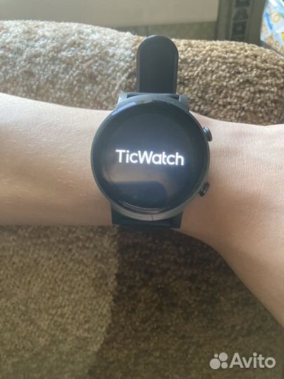 Умные часы ticwatch E3