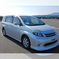 Toyota Isis 1.8 CVT, 2014, 72 800 км, с пробегом, цена 1 180 000 руб.