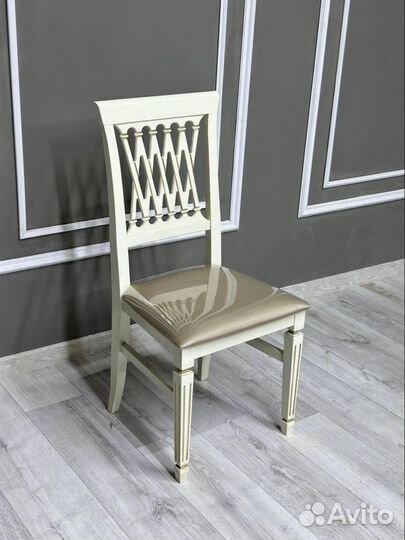 Стол в наличии